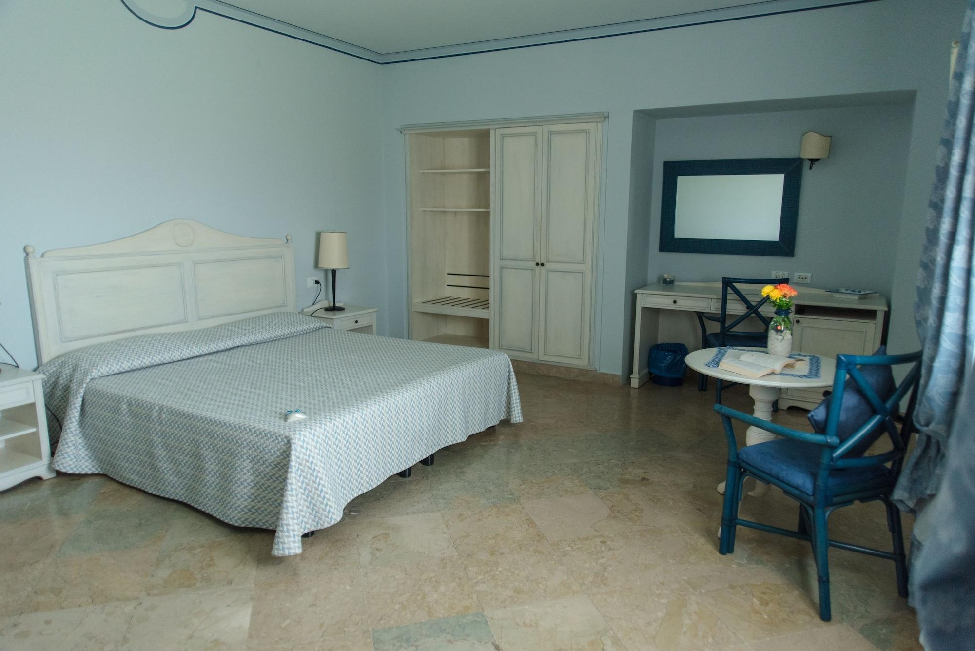Готель Relais Antiche Saline Torre Nubia Екстер'єр фото